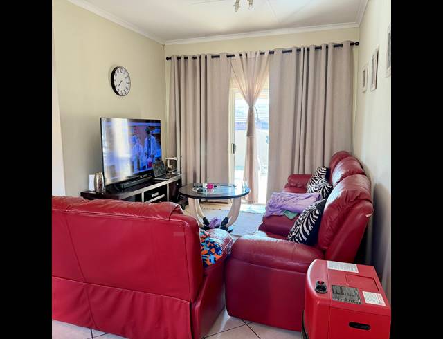 2 BEDROOM CLUSTER FOR SALE IN MOOIKLOOF RIDGE